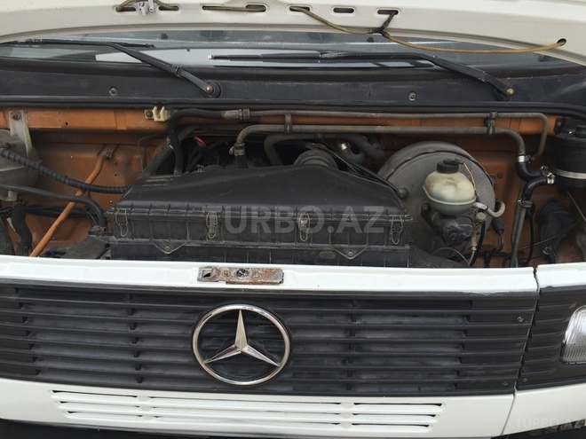 Mercedes 709 D 1990, 325,050 km - 4.0 л - Astara