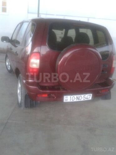Chevrolet Niva 2004, 230,000 km - 1.7 л - Saatlı