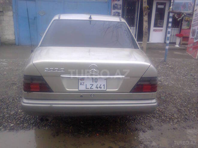 Mercedes E 250 1989, 591,133 km - 2.5 l - İmişli
