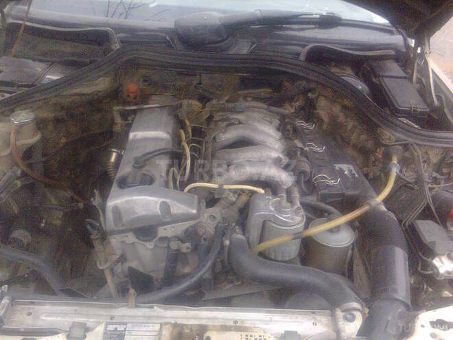 Mercedes E 250 1989, 591,133 km - 2.5 l - İmişli
