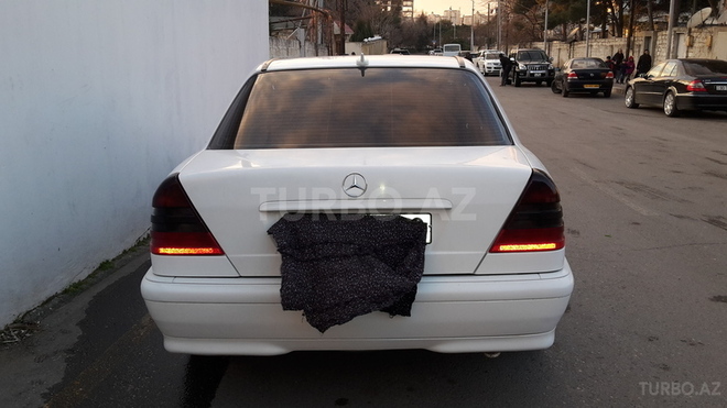 Mercedes C 220 1999, 227,000 km - 0.2 l - Bakı