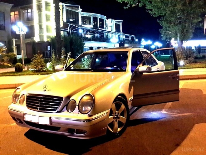 Mercedes E 280 2001, 245,000 km - 2.8 l - Bakı