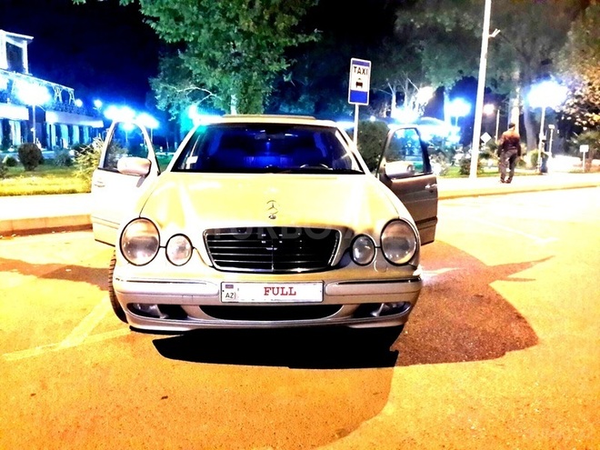 Mercedes E 280 2001, 245,000 km - 2.8 l - Bakı