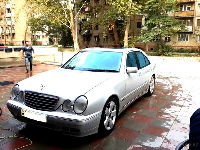 Mercedes E 280 2001, 245,000 km - 2.8 l - Bakı