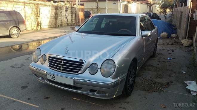 Mercedes E 220 2000, 306,000 km - 2.2 l - Bakı