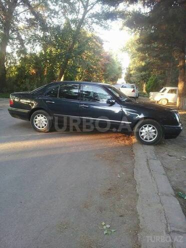 Mercedes E 200 1999, 262,000 km - 2.0 л - Gəncə