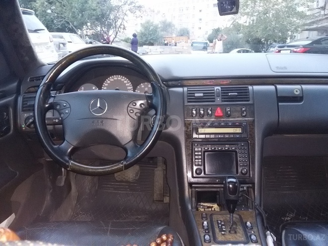 Mercedes E 320 2000, 310 km - 3.2 l - Bakı