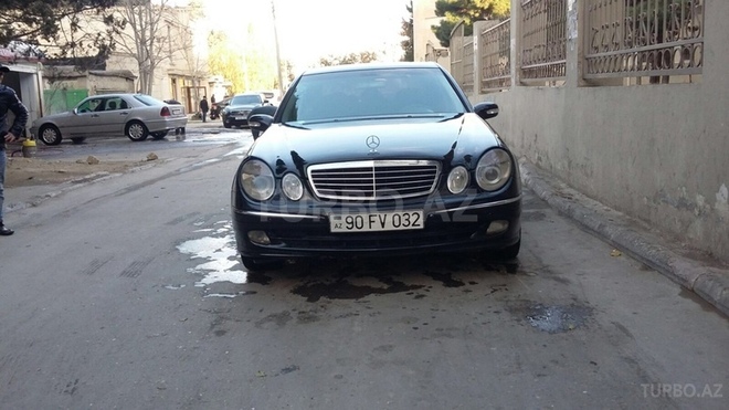 Mercedes E 220 2006, 230,000 km - 2.2 л - Bakı
