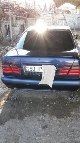 Mercedes E 240 1999, 234,000 km - 2.4 l - Gəncə