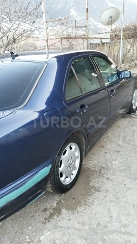 Mercedes E 240 1999, 234,000 km - 2.4 l - Gəncə