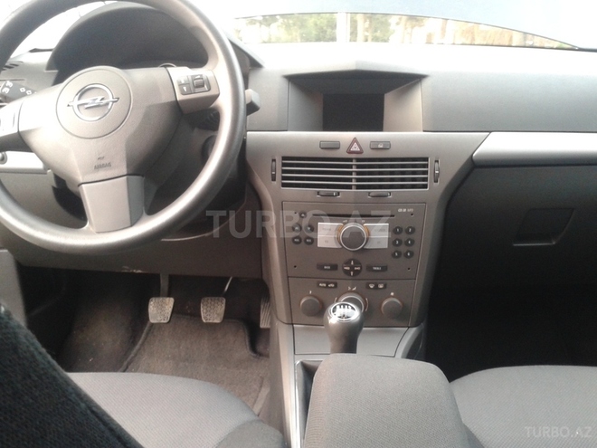Opel Astra 2005, 180,000 km - 1.6 l - Bakı