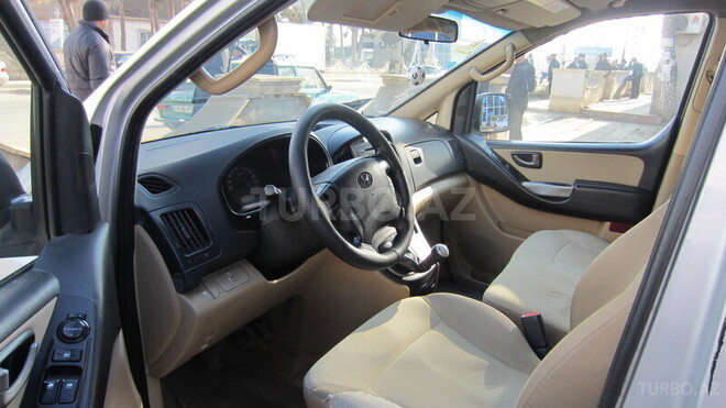 Hyundai H-1 2007, 380,000 km - 2.5 л - Biləsuvar
