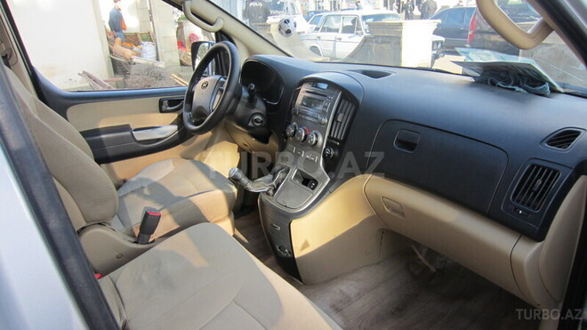 Hyundai H-1 2007, 380,000 km - 2.5 л - Biləsuvar