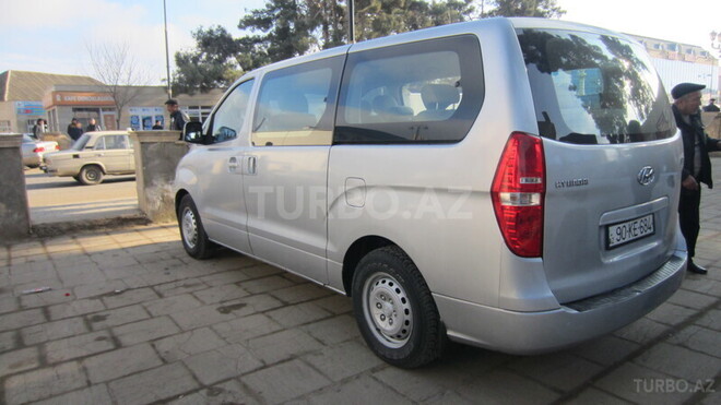 Hyundai H-1 2007, 380,000 km - 2.5 л - Biləsuvar