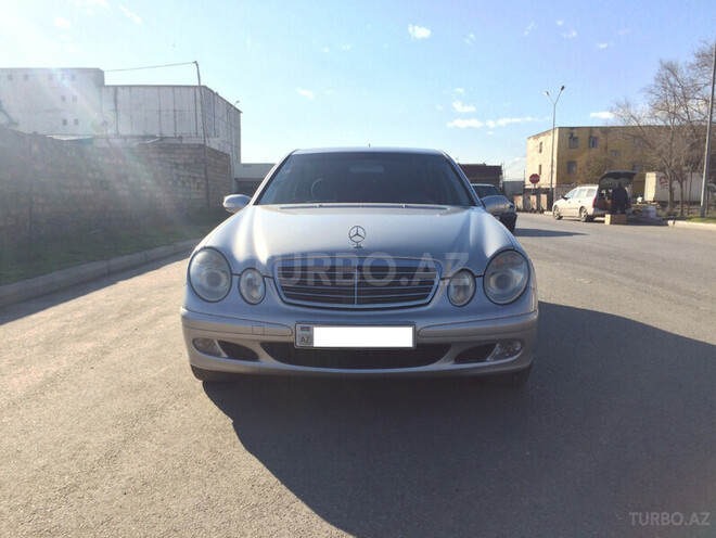 Mercedes E 220 2003, 260,000 km - 2.2 л - Sumqayıt