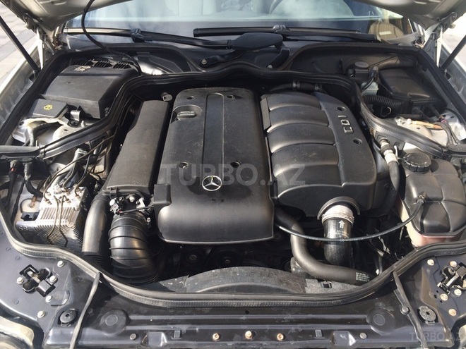 Mercedes E 220 2003, 260,000 km - 2.2 л - Sumqayıt
