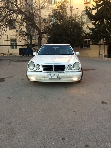 Mercedes E 240 1999, 198,789 km - 2.4 l - Bakı