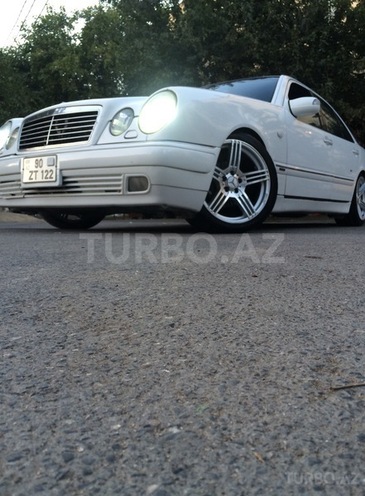 Mercedes E 240 1999, 198,789 km - 2.4 l - Bakı
