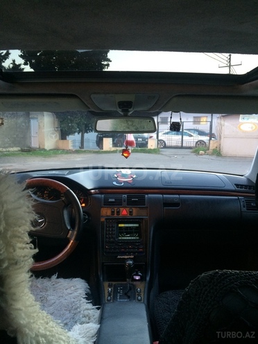 Mercedes E 240 1999, 198,789 km - 2.4 l - Bakı