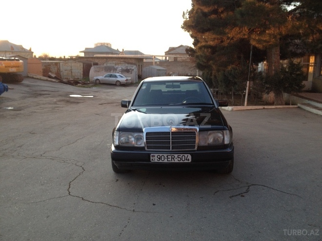 Mercedes E 230 1991, 287,000 km - 2.3 l - Bakı
