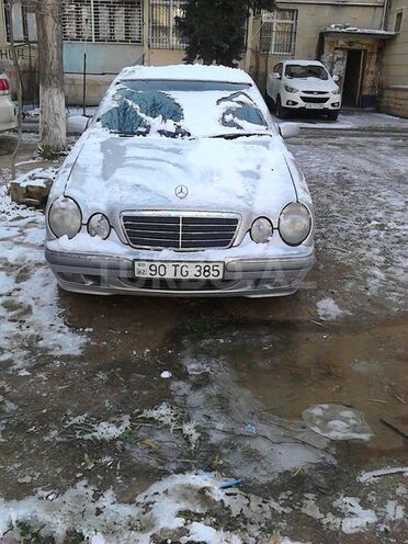 Mercedes E 220 2000, 254,000 km - 2.2 l - Bakı