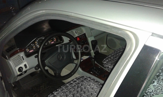 Mercedes E 230 1997, 250,000 km - 2.3 l - Bakı