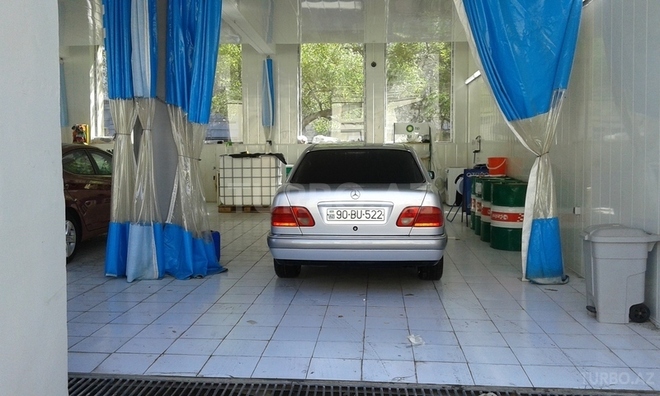 Mercedes E 230 1997, 250,000 km - 2.3 l - Bakı
