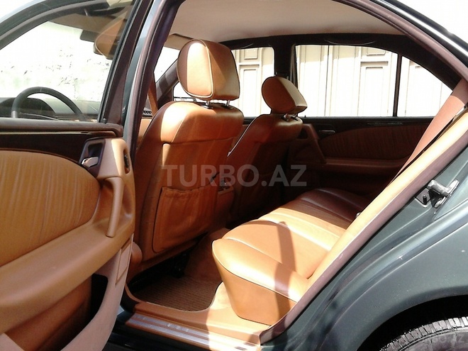 Mercedes E 230 1997, 305,000 km - 2.3 l - Bakı