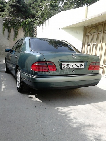 Mercedes E 230 1997, 305,000 km - 2.3 l - Bakı