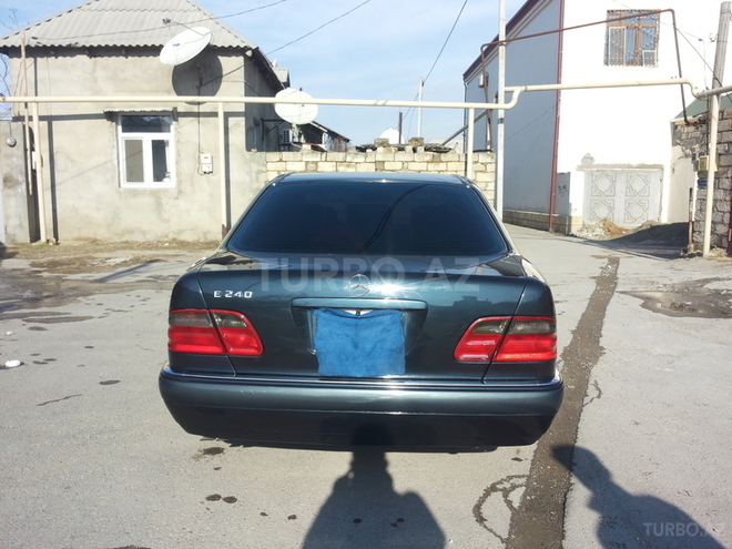 Mercedes E 240 1999, 234,000 km - 2.4 l - Bakı