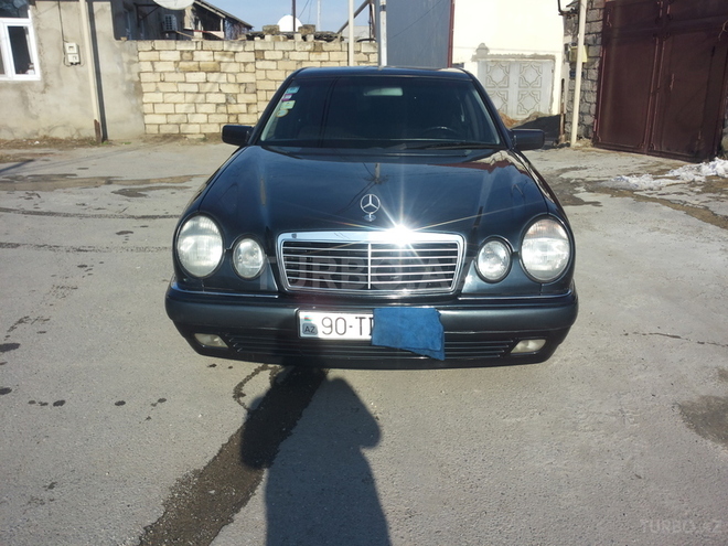 Mercedes E 240 1999, 234,000 km - 2.4 l - Bakı
