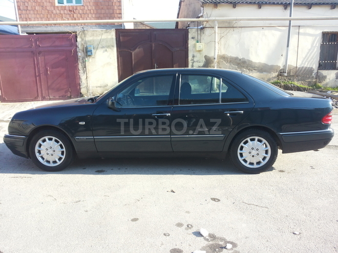 Mercedes E 240 1999, 234,000 km - 2.4 l - Bakı