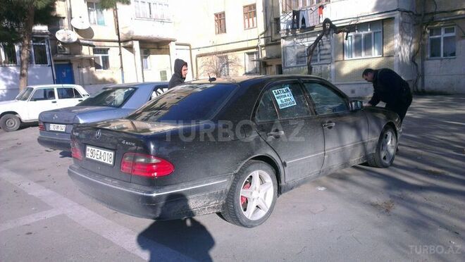 Mercedes E 430 2001, 175,000 km - 4.3 l - Bakı