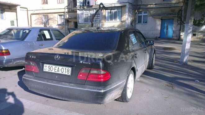 Mercedes E 430 2001, 175,000 km - 4.3 l - Bakı