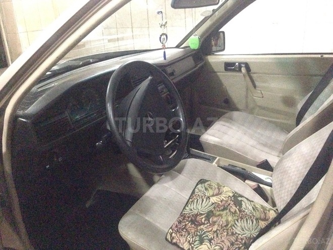 Mercedes 190 1992, 182,892 km - 1.8 l - Sumqayıt