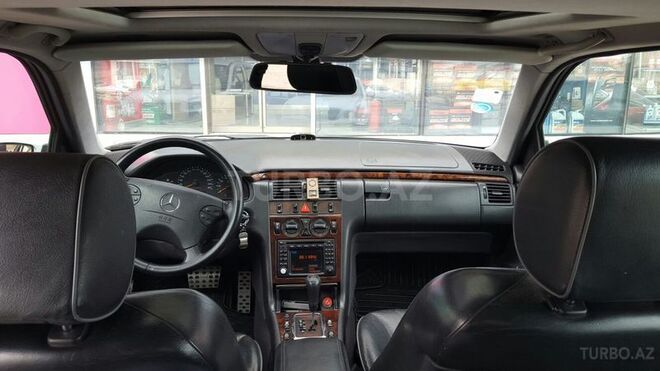 Mercedes E 240 2001, 193,000 km - 2.6 л - Bakı