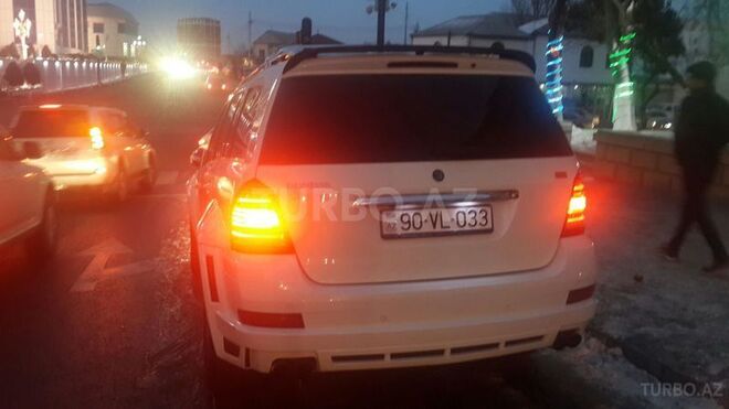 Mercedes  2009, 49,000 km - 6.1 l - Bakı