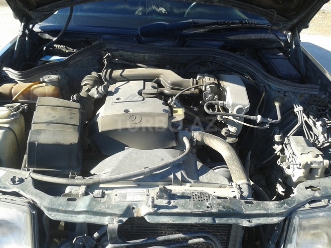 Mercedes E 220 1993, 150,000 km - 2.2 l - Bakı