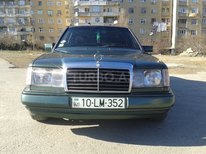 Mercedes E 220 1993, 150,000 km - 2.2 l - Bakı