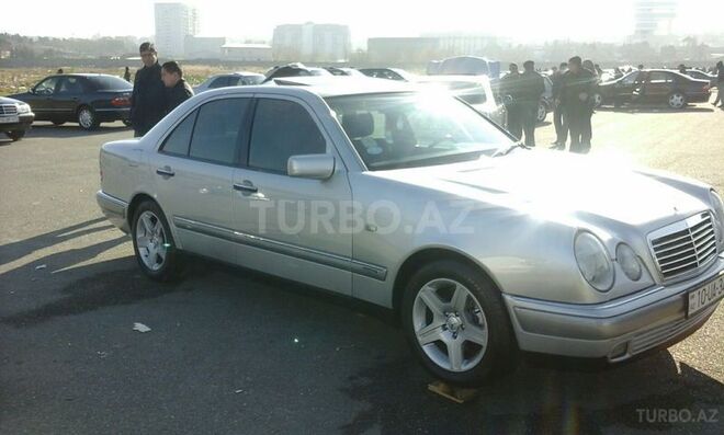 Mercedes E 230 1998, 252,000 km - 2.3 л - Bakı