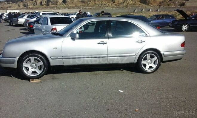 Mercedes E 230 1998, 252,000 km - 2.3 л - Bakı