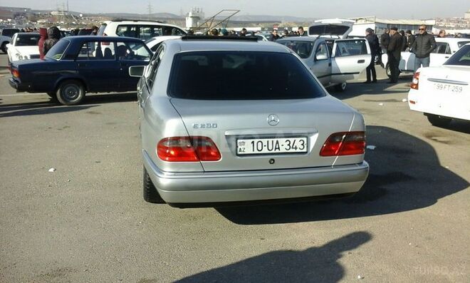 Mercedes E 230 1998, 252,000 km - 2.3 л - Bakı