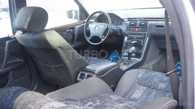 Mercedes E 220 1999, 340,000 km - 2.2 л - Bakı
