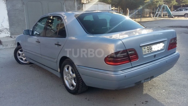 Mercedes E 220 1999, 340,000 km - 2.2 л - Bakı
