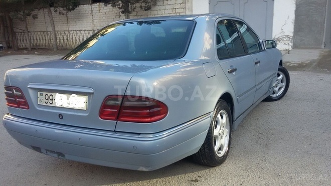 Mercedes E 220 1999, 340,000 km - 2.2 л - Bakı