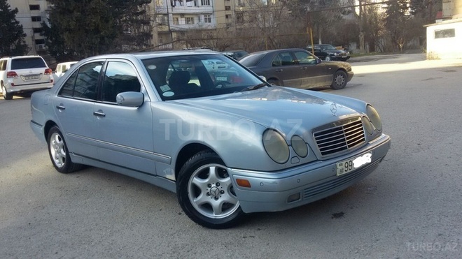 Mercedes E 220 1999, 340,000 km - 2.2 л - Bakı