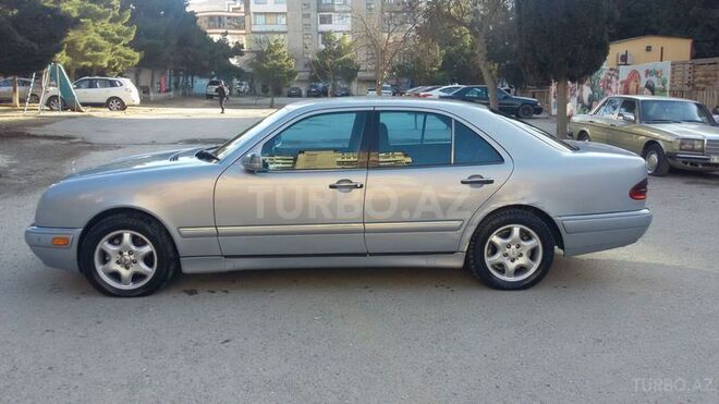 Mercedes E 220 1999, 340,000 km - 2.2 л - Bakı