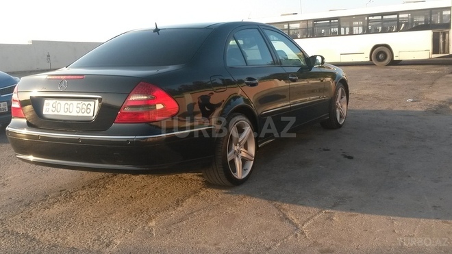 Mercedes E 320 2004, 240,000 km - 3.2 l - Bakı