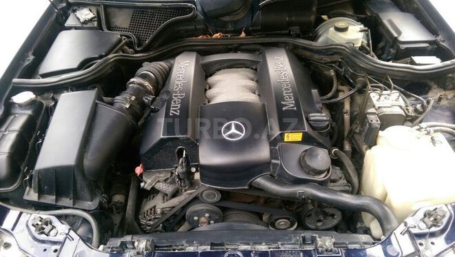 Mercedes E 240 2001, 230,000 km - 2.4 l - Bakı