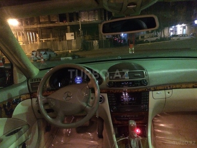 Mercedes E 240 2003, 296,000 km - 2.6 л - Bakı